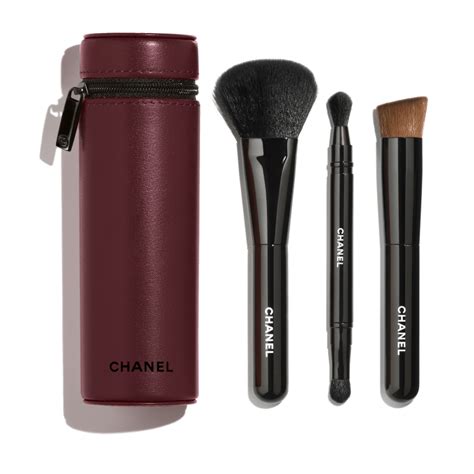 pince à cheveux chanel|les pinceaux de chanel brush.